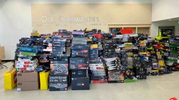 Old Fart, Woman Accomplice Busted for Stealing Massive Lego Heists