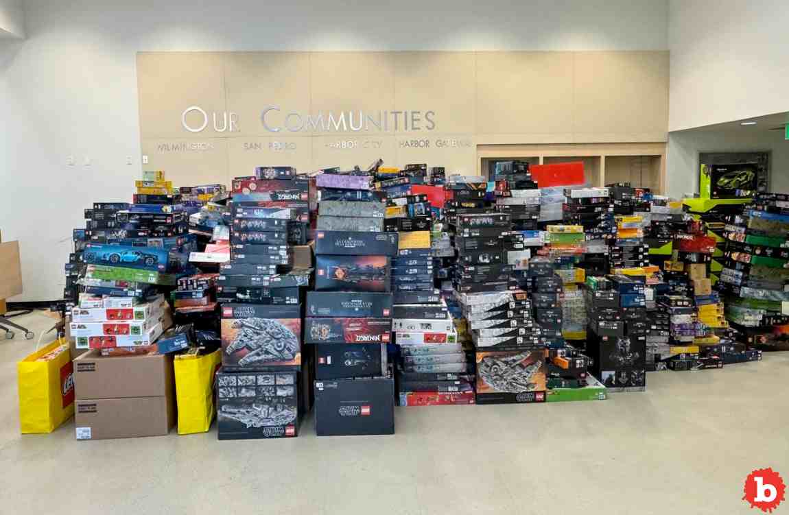 Old Fart, Woman Accomplice Busted for Stealing Massive Lego Heists